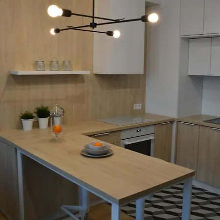 Apartment Last Floor - Center Close To Old Town