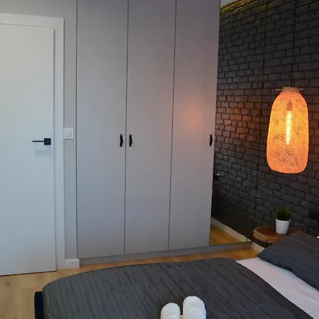 Last Floor - Center Close To Old Town *