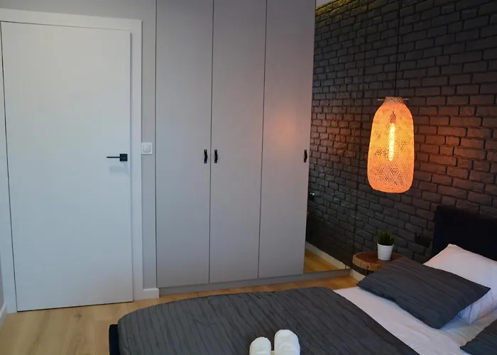 Last Floor - Center Close To Old Town *